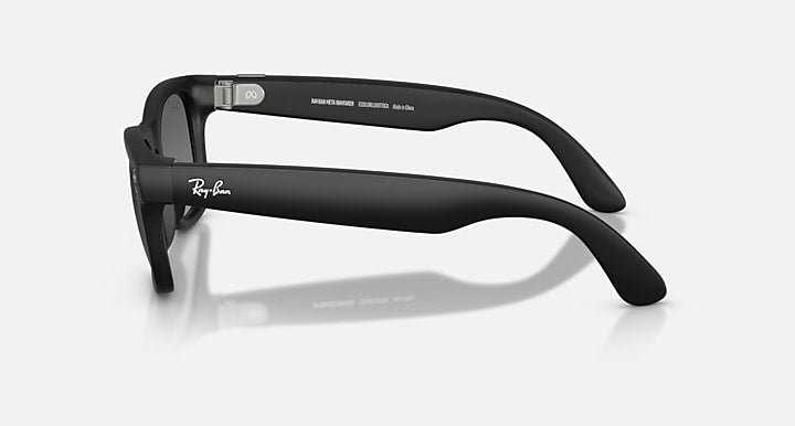 Smart Glasses with Camera